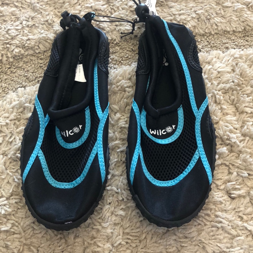 Mens Wicor Water shoes 10